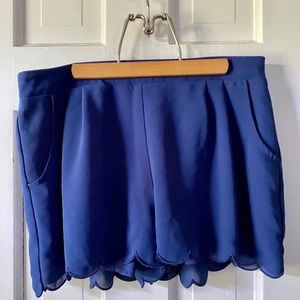 Navy scalloped chiffon shorts (with pockets!) EUC